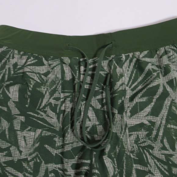 Lululemon T.H.E. Short 9" *Reversible Hot House Loden Green Multi / Grid Lines M - Picture 2 of 12
